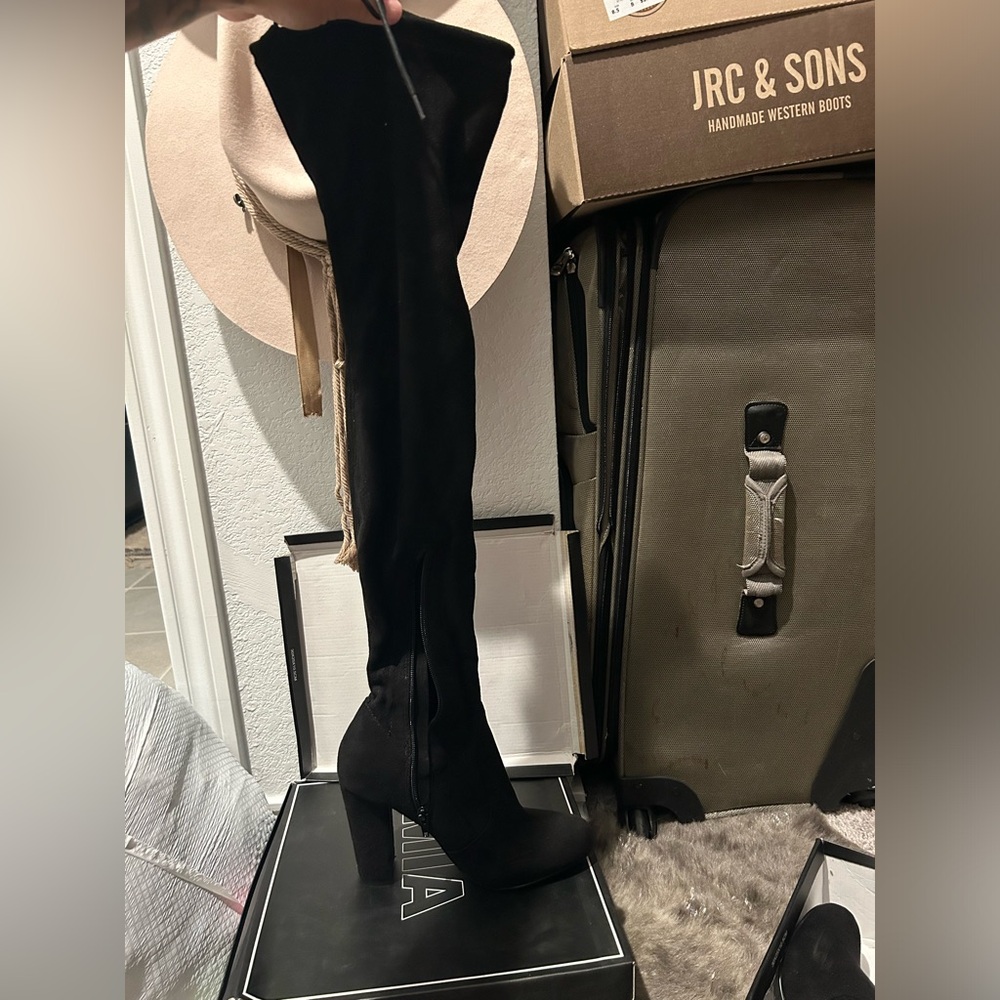 Lulus over the knee boots 8.5